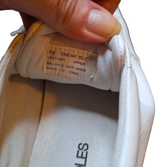 Aerosoles Women Size 8B White Fashion Sneakers Leather Sneak Out - Picture 11 of 11
